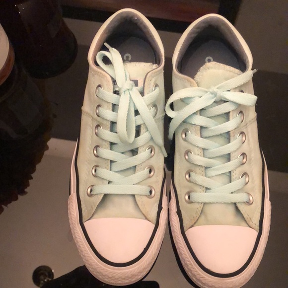 CONVERSE ALL STAR SNEAKERS WOMENS SIZE 7 - Picture 2 of 15